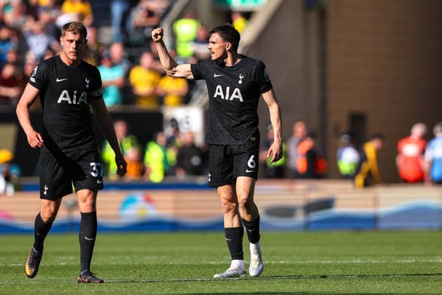 Wolverhampton Wanderers v Tottenham Hotspur, Premier League Joao Palhinha of Tottenham Hotspur celebrates opening the scoring 1-0 to Tottenham Hotspur during the Wolverhampton Wanderers v Tottenham Hotspur Premier League match at Molineux Stadium, Wolverhampton, England on 25 April 2026 Credit: Ryan Crockett Every Second Media Editorial use only. All images are copyright Every Second Media Limited. No images may be reproduced without prior permission. All rights reserved. Premier League and Football League images are subject to licensing agreements with Football DataCo Limited. see https: www.football-dataco.com Copyright: xIMAGO EveryxSecondxMediax ESM-1945-0098 RyanxCrockettx xEveryxSecondxMediax