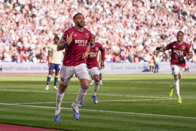 West Ham United v Everton, Premier League Callum Wilson of West Ham United celebrating his goal to make it 2-1 during the West Ham United v Everton Premier League match at the London Stadium, London, England on 25 April 2026 Credit: Dylan Hepworth Every Second Media Editorial use only. All images are copyright Every Second Media Limited. No images may be reproduced without prior permission. All rights reserved. Premier League and Football League images are subject to licensing agreements with Football DataCo Limited. see https: www.football-dataco.com Copyright: xIMAGO EveryxSecondxMediax ESM-1946-0060 DylanxHepworthx xEveryxSecondxMediax