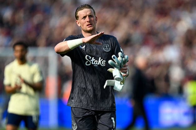 West Ham United v Everton, Premier League Everton goalkeeper Jordan Pickford (1) after the final whistle the Premier League match between West Ham United and Everton at the London Stadium, London, UK on 25 April 2026. London London Stadium UK Editorial use only DataCo restrictions apply See www.football-dataco.com , Copyright: xSimonxTraylenx PSI-24148-0033