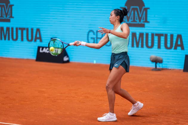 Mutua Madrid Open - Day Six MADRID, SPAIN - APRIL 25: Ann Li of United States plays a forehand against Iga Swiatek of Poland in the WomenÕs Singles Round of 32 match during the Mutua Madrid Open 2026 tournament celebrated at La Caja Magica on April 25, 2026 in Madrid, Spain. Madrid La Caja Magica Madrid Spain Copyright: xAlbertoxGardinx AGardin_20260425_Tennis_Madrid_Day6_0547