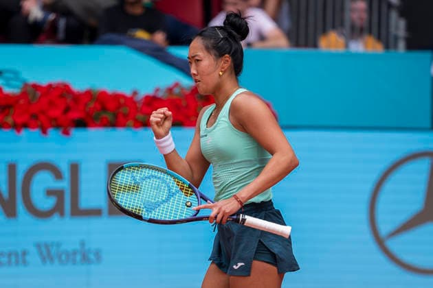Mutua Madrid Open - Day Six MADRID, SPAIN - APRIL 25: Ann Li of United States celebrates a winning point against Iga Swiatek of Poland in the WomenÕs Singles Round of 32 match during the Mutua Madrid Open 2026 tournament celebrated at La Caja Magica on April 25, 2026 in Madrid, Spain. Madrid La Caja Magica Madrid Spain Copyright: xAlbertoxGardinx AGardin_20260425_Tennis_Madrid_Day6_0549