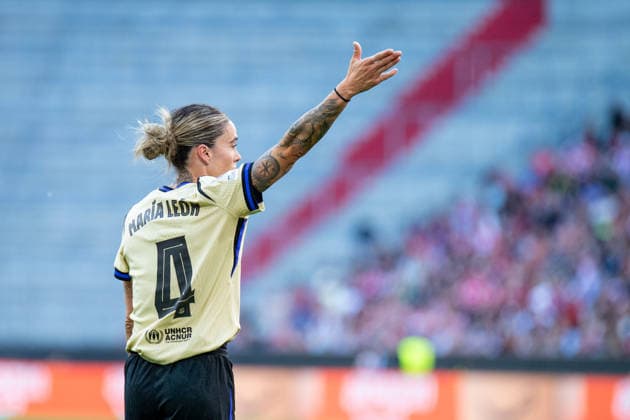 Maria Leon (4 Barcelona) beim UEFA Womens Champions League Spiel FC Bayern München - FC Barcelona, Barca am 25.04.2026. München Allianz Arena Bayern Deutschland