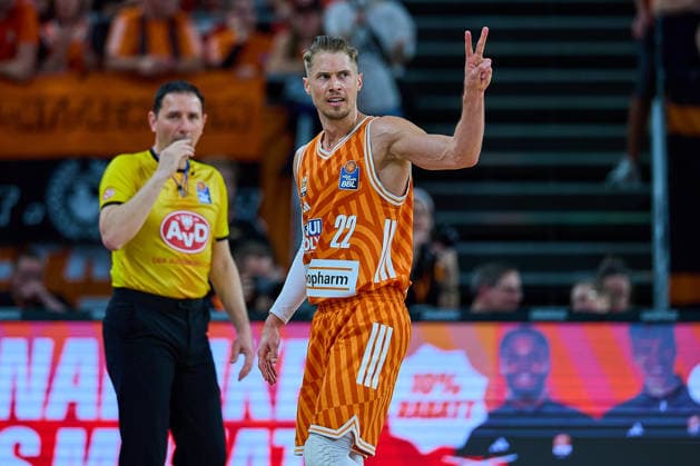 Thomas Klepeisz (ratiopharm ulm, 22) GER, ratiopharm ulm vs. Veolia Towers Hamburg, Basketball, 31. Spieltag, EasyCredit BBL, Spielzeit 2025 2026, 25.04.2026 GER, ratiopharm ulm vs. Veolia Towers Hamburg, Basketball, 31. Spieltag, EasyCredit BBL, Spielzeit 2025 2026, 25.04.2026 Neu-Ulm Copyright: xEibner-Pressefoto GeraldxOelze-dexStoppanyx EP_ODS