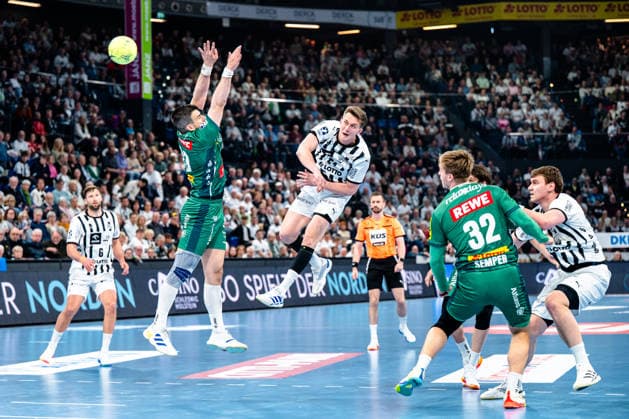 25.04.2026, xdobgx, Handball Daikin HBL, THW Kiel - SC DHfK Leipzig v.l. Nikola Bilyk (Kiel, 53) beim Wurf, in action, throwing Kiel
