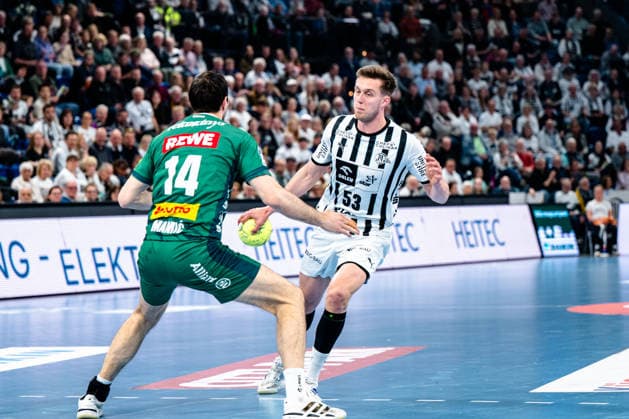 25.04.2026, xdobgx, Handball Daikin HBL, THW Kiel - SC DHfK Leipzig v.l. Marko MamiÄ‡ (SC DHfK Leipzig Verein, 14), Nikola Bilyk (Kiel, 53) am Ball, plays the ball Kiel