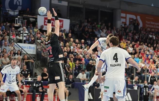 25.04.2026 - Handball - 1. Bundesliga DAIKIN HBL - Saison 2025 2026 - 29. Spieltag: HC Erlangen Metropolregion Nürnberg HCE - Handball Verein Hamburg - DaMa - xdaxmax - Nicolaj Jorgensen Jörgensen (11, Handball Sport Verein Hamburg )