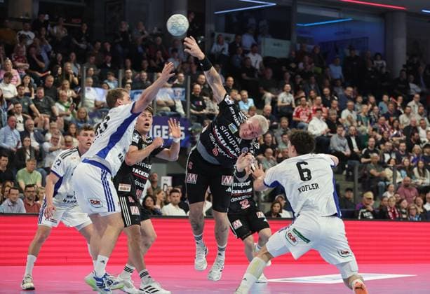 25.04.2026 - Handball - 1. Bundesliga DAIKIN HBL - Saison 2025 2026 - 29. Spieltag: HC Erlangen Metropolregion Nürnberg HCE - Handball Verein Hamburg - DaMa - xdaxmax - Marek Nissen (6, HC Erlangen HCE )