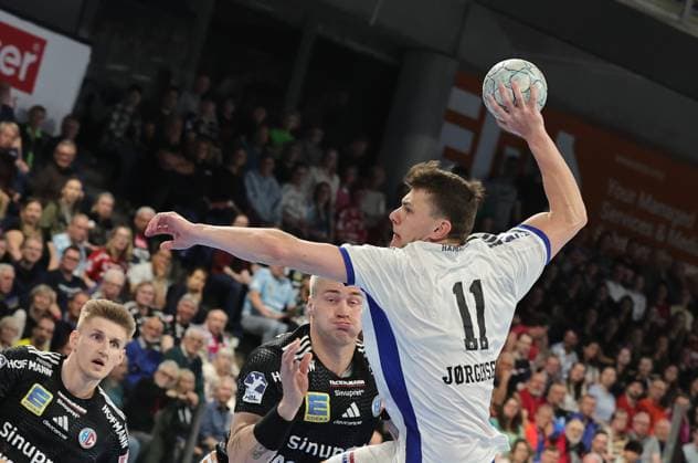 25.04.2026 - Handball - 1. Bundesliga DAIKIN HBL - Saison 2025 2026 - 29. Spieltag: HC Erlangen Metropolregion Nürnberg HCE - Handball Verein Hamburg - DaMa - xdaxmax - Marek Nissen (6, HC Erlangen HCE ) Nicolaj Jorgensen Jörgensen (11, Handball Sport Verein Hamburg )