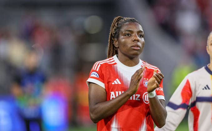 GER, München, Bayern München vs FC Barcelona, Barca Women s Champions League, Fussball, UEFA, Spielzeit 2025 2026, Allianz Arena, Halbfinale, Hinspiel im Bild: Edna Imade (Bayern München 29) DFB DFL REGULATIONS PROHIBIT ANY USE OF PHOTOGRAPHS AS IMAGE SEQUENCES AND OR QUASI-VIDEO, 25.04.2026 Copyright: HMBxMedia HendrikxHamelau