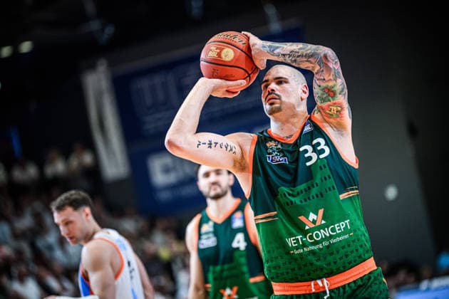 easycredit BBL Basketball Bundesliga 2025 2026 31. Spieltag 25.04.2026 Science City Jena vs VET-CONCEPT Gladiators Trier Maik Zirbes (Trier) beim Freiwurf, Portrait Sparkassen Arena