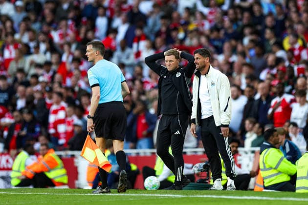Arsenal v Newcastle United, Premier League Eddie Howe of Newcastle United looks dejected at full time during the Premier League match between Arsenal and Newcastle United at the Emirates Stadium, London, UK on 25 April 2026. Editorial use only DataCo restrictions apply See www.football-dataco.com , Copyright: xNigelxKeenex PSI-24153-0057