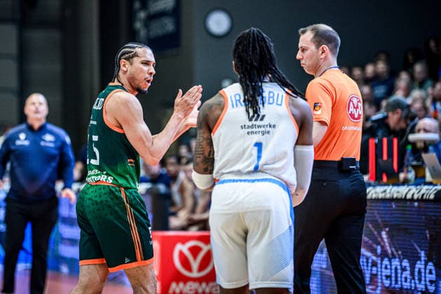 easycredit BBL Basketball Bundesliga 2025 2026 31. Spieltag 25.04.2026 Science City Jena vs VET-CONCEPT Gladiators Trier Jordan Roland (Trier), Freude nach Ballgewinn Sparkassen Arena