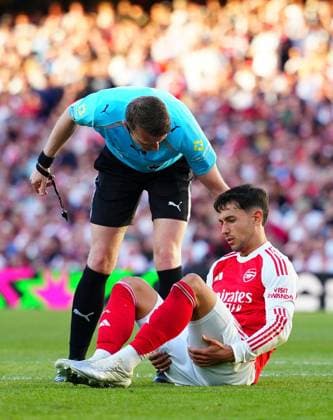 Martin Zubimendi of Arsenal feels his hamstrings shortly before being substituted Arsenal v Newcastle United, Premier League, Football, Emirates Stadium, London, UK - 25 Apr 2026London Emirates Stadium United Kingdom EDITORIAL USE ONLY No use with unauthorised audio, video, data, fixture lists, club league logos or live services. Online in-match use limited to 120 images, no video emulation. No use in betting, games or single club league player publications.  Copyright: xJavierxGarcia Shutterstockx 16838834bh