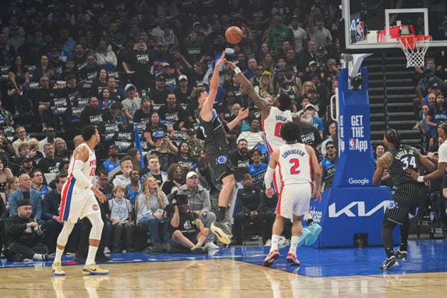 Detroit Pistons at Orlando Magic, Orlando, Florida, USA Orlando, Florida, USA, April 25, 2026, Orlando Magic forward Franz Wagner 22 attempt to score at the Kia Center. Copyright: xMartyxJean-Louisx