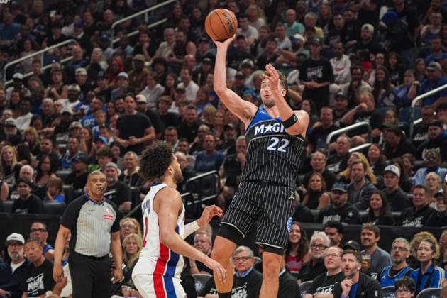 Detroit Pistons at Orlando Magic, Orlando, Florida, USA Orlando, Florida, USA, April 25, 2026, Orlando Magic player Franz Wagner 22 attempting to score at the Kia Center. Copyright: xMartyxJean-Louisx