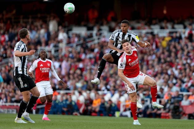 Arsenal v Newcastle United 25 April 2026 London - Premier League Football - Arsenal v Newcastle United - Malick Thiaw of Newcastle United heads the ball away from Viktor Gyokeres of Arsenal - (Photo by Mark Leech). London UK Copyright: xMarkxLeechxOffside