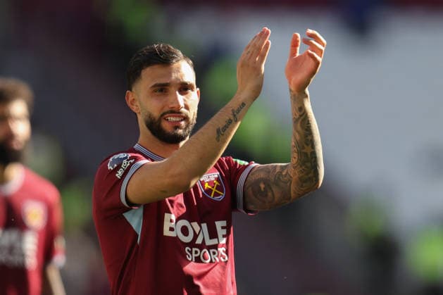 LONDON, ENGLAND, APRIL 25: Taty Castellanos of West Ham United applauds the fans during the Premier League match between West Ham United and Everton at London Stadium on April 25th, 2026 in London, England (Photo by Alexander Canillas Sports Press Photo) Copyright: xAlexanderxCanillas SPPx Sportspressphoto_SPR136065