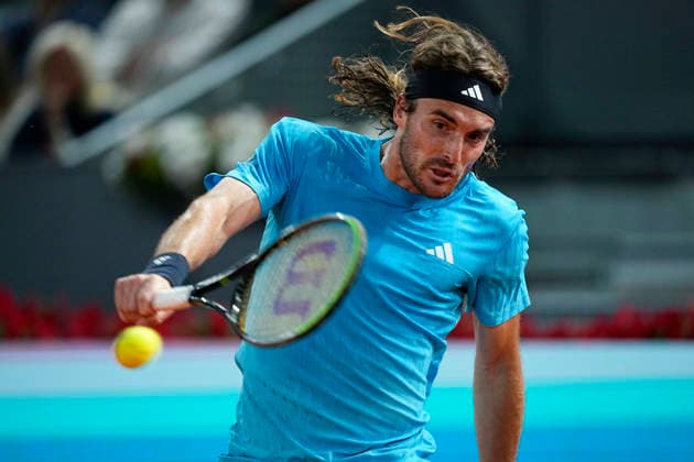 April 25, 2026, Madrid, Madrid, Spain: Stefanos Tsitsipas of Greece plays against Alexander Bublik of Kazakhstan during the Mutua Madrid Open 2026, ATP, Tennis Herren Masters 1000 and WTA, Tennis Damen 1000, at La Caja Magica on April 25, 2026 in Madrid, Spain. Mutua Madrid Open 2026 - Day 6 - ZUMAa181 20260425_zaa_a181_540 Copyright: xOscarxJ.xBarrosox