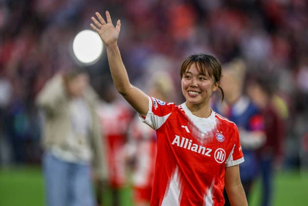 GER, München, Bayern München vs FC Barcelona, Barca Women s Champions League, Fussball, UEFA, Spielzeit 2025 2026, Allianz Arena, Halbfinale, Hinspiel im Bild: Momoko Tanikawa (Bayern München 18) DFB DFL REGULATIONS PROHIBIT ANY USE OF PHOTOGRAPHS AS IMAGE SEQUENCES AND OR QUASI-VIDEO, 25.04.2026 Copyright: HMBxMedia HendrikxHamelau