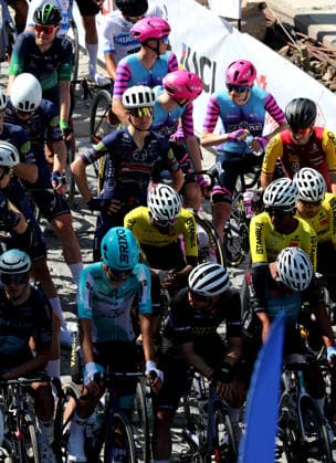 61st Presidential Cycling Tour of Turkiye IZMIR, TURKIYE - APRIL 26: Cyclists compete in the first stage of the 61st Presidential Cycling Tour of Turkiye, a 148-kilometer route from Cesme to Selcuk, on April 26, 2026 in Izmir, Turkiye. Held under the auspices of the Turkish Presidency and supported by the Turkish Youth and Sports Ministry, the 8-stage race is Turkiye s only event in the ProSeries category on the UCI Europe Tour calendar. Mahmut Serdar Alakus Anadolu Izmir Turkey. Editorial use only. Please get in touch for any other usage.  Copyright: x2026xAnadoluxMahmutxSerdarxAlakusx
