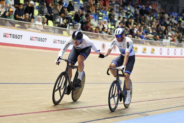 UCI Track World Cup: Nilai Picture by Alex Whitehead SWpix.com - 26 04 2026 - Cycling - UCI Track World Cup: Nilai - Velodrom Nasional Malaysia, Nilai, Malaysia - Men s Madison - Final - Moritz Augenstein (Germany) and Roger Kluge (Germany) Copyright: x xSWpix.comx(t axPhotographyxHubxLtd)xAlexxWhitehead SWpix.comx SWP-3030-13315
