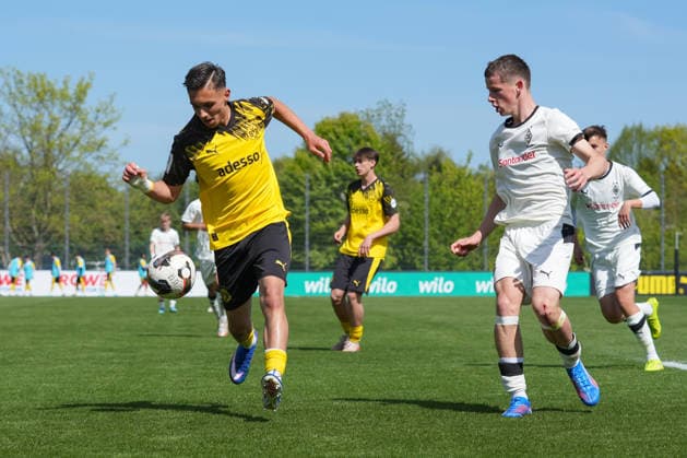 Sonntag, 26.04.2026 Saison 2025 2026 U17, U 17 Achtelfinale Deutsche Meisterschaft im BVB Fußballpark Hohenbuschei, Dortmund, Germany. BV Borussia Dortmund U17 - VfL Borussia Mönchengladbach U17. Ioannis Christos Kostoglou (BVB)