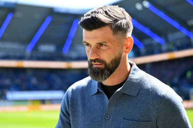 Paderborn, Home Deluxe Arena, 26.04.26, GER, Herren, 2.Bundesliga, Saison 2025-2026, SC Paderborn 07 - FC Schalke 04 Bild: Trainer Miron MUSLIC(Schalke) DFL regulations prohibit any use of photographs as image sequences and or quasi-video. NRW Deutschland