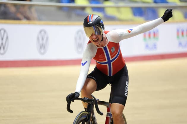 UCI Track World Cup: Nilai Picture by Alex Whitehead SWpix.com - 26 04 2026 - Cycling - UCI Track World Cup: Nilai - Velodrom Nasional Malaysia, Nilai, Malaysia - Women s Omnium - Points Race 4 4 - Anita Yvonne Stenberg (Norway) wins the Gold Medal Copyright: x xSWpix.comx(t axPhotographyxHubxLtd)xAlexxWhitehead SWpix.comx SWP-3030-13376