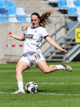 26.04.2026, Fussball, Frauen, Regionalliga Südwest, Saison 2025 2026, 1. FC Saarbrücken - SV 07 Elversberg, Rachel Kirps (SV 07 Elversberg) Saarbrücken Ludwigsparkstadion Saarland Deutschland (DEU) Copyright: xSebastianxBachx