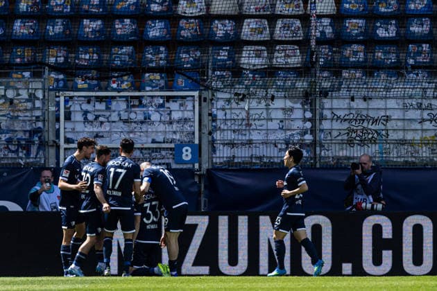 2. Fußball Bundesliga: VfL Bochum - SpVgg Greuther Fürth; 26.04.2026 VfL Bochum bejubelt das Tor, 1:0 durch Philipp Hofmann (VfL Bochum, 33) 2. Fußball Bundesliga: VfL Bochum - SpVgg Greuther Fürth; Vonovia-Ruhrstadion, Bochum; 26.04.2026 DFL regulations prohibit any use of photographs as image sequences and or quasi video.