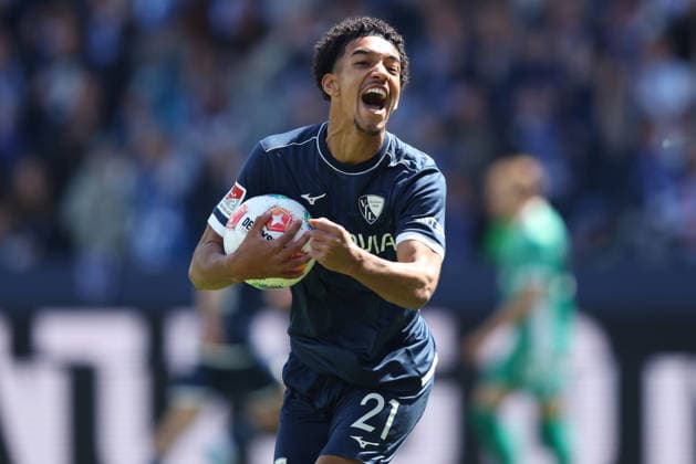 Sport Bilder des Tages Fußball 2. Bundesliga 31. Spieltag VfL Bochum - SpVgg Greuther Fürth am 26.02.2026 im Vonovia Ruhrstadion in Bochum Francis Onyeka ( Bochum ) bejubelt das 1:0 DFL regulations prohibit any use of photographs as image sequences and or quasi-video. *** Soccer 2 Bundesliga 31 Matchday VfL Bochum SpVgg Greuther Fürth on 26 02 2026 at Vonovia Ruhrstadion in Bochum Francis Onyeka Bochum cheers the 1 0 DFL regulations prohibit any use of photographs as image sequences and or quasi video xJRx