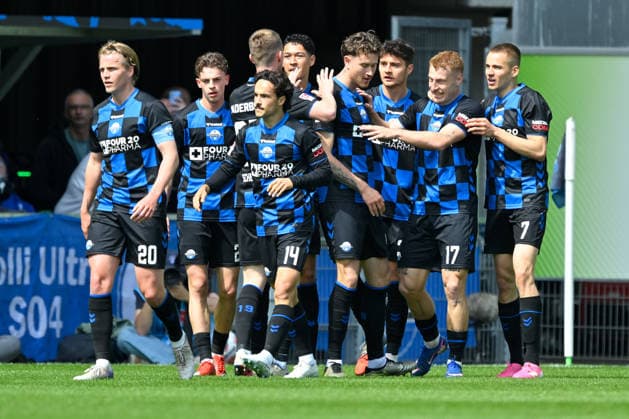 Paderborn, Home Deluxe Arena, 26.04.26, GER, Herren, 2.Bundesliga, Saison 2025-2026, SC Paderborn 07 - FC Schalke 04 Bild: Laurin CURDA (Paderborn) jubelt nach seinem Tor zum 1:0 DFL regulations prohibit any use of photographs as image sequences and or quasi-video. NRW Deutschland