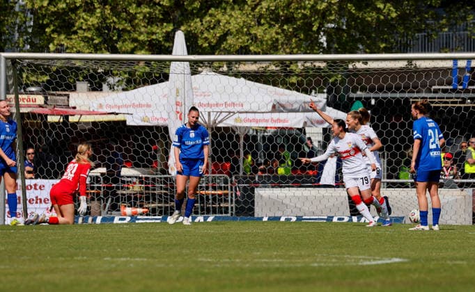 26.04.2026, Deutschland, Stuttgart, Fußball 2. Frauen-Bundesliga, 15. Spieltag, VfB Stuttgart vs. SV Meppen 1912, Jubel nach dem 1:0 Tor, Torschützin Nicole Billa (VfB)