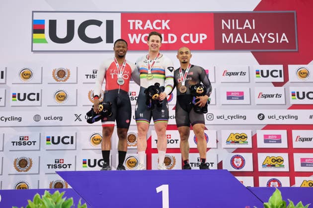 UCI Track World Cup: Nilai Picture by Alex Whitehead SWpix.com - 26 04 2026 - Cycling - UCI Track World Cup: Nilai - Velodrom Nasional Malaysia, Nilai, Malaysia - Men s Sprint Podium - Harrie Lavreysen (Netherlands) receiving the Gold Medal with Nicholas Paul (Trinidad and Tobago) receiving the Silver Medal and Mohd Azizulhasni Awang (Malaysia) receiving the Bronze Medal Copyright: x xSWpix.comx(t axPhotographyxHubxLtd)xAlexxWhitehead SWpix.comx SWP-3030-13410