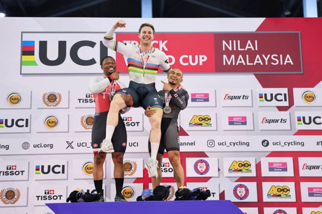 UCI Track World Cup: Nilai Picture by Alex Whitehead SWpix.com - 26 04 2026 - Cycling - UCI Track World Cup: Nilai - Velodrom Nasional Malaysia, Nilai, Malaysia - Men s Sprint Podium - Harrie Lavreysen (Netherlands) receiving the Gold Medal with Nicholas Paul (Trinidad and Tobago) receiving the Silver Medal and Mohd Azizulhasni Awang (Malaysia) receiving the Bronze Medal Copyright: x xSWpix.comx(t axPhotographyxHubxLtd)xAlexxWhitehead SWpix.comx SWP-3030-13411