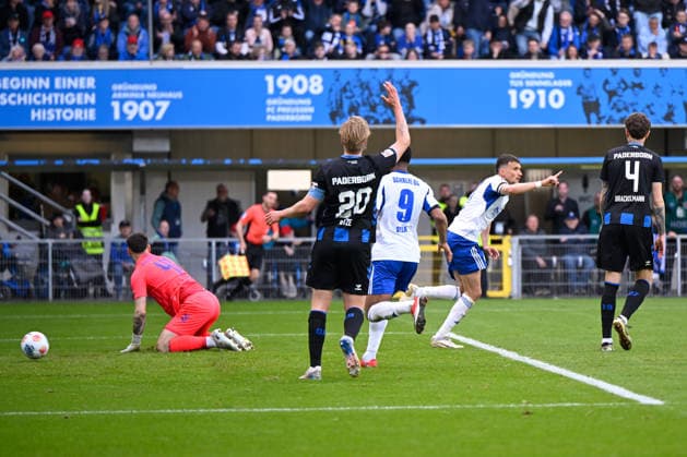 Paderborn, Home Deluxe Arena, 26.04.26, GER, Herren, 2.Bundesliga, Saison 2025-2026, SC Paderborn 07 - FC Schalke 04 Bild: Dejan LJUBICIC (Schalke) jubelt nach seinem Tor zum 2:1 DFL regulations prohibit any use of photographs as image sequences and or quasi-video. NRW Deutschland