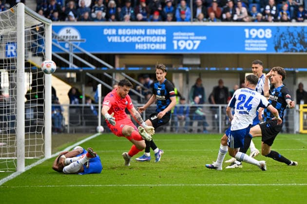 Paderborn, Home Deluxe Arena, 26.04.26, GER, Herren, 2.Bundesliga, Saison 2025-2026, SC Paderborn 07 - FC Schalke 04 Bild: Adil AOUCHICHE (Schalke) macht das Tor zum 2:2 DFL regulations prohibit any use of photographs as image sequences and or quasi-video. NRW Deutschland