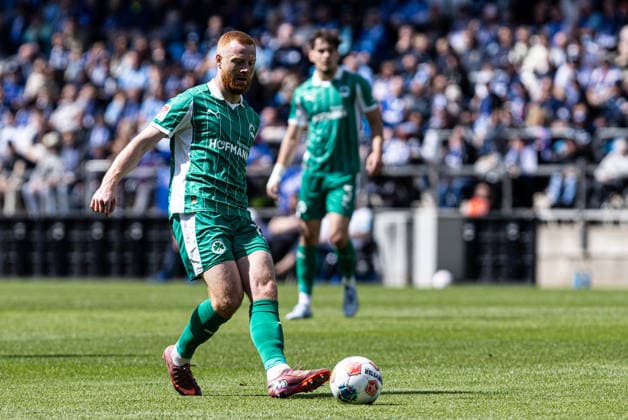 2. Fußball Bundesliga: VfL Bochum - SpVgg Greuther Fürth; 26.04.2026 Paul Will (SpVgg Greuther Fürth, 13) 2. Fußball Bundesliga: VfL Bochum - SpVgg Greuther Fürth; Vonovia-Ruhrstadion, Bochum; 26.04.2026 DFL regulations prohibit any use of photographs as image sequences and or quasi video.