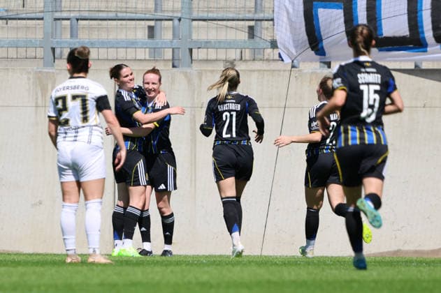 26.04.2026, Fussball, Frauen, Regionalliga Südwest, Saison 2025 2026, 1. FC Saarbrücken - SV 07 Elversberg, Torjubel zum 1:0, Torschütze: Leonie Stöhr (1. FC Saarbrücken) Saarbrücken Ludwigsparkstadion Saarland Deutschland (DEU) Copyright: xSebastianxBachx