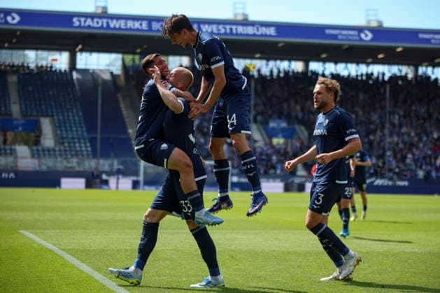 26.04.2026, GER, Fussball, Herren, 2. BL, Saison 2025 2026, Vfl Bochum vs SpVgg Greuther Fürth Philipp Hofmann (Bochum) Torjubel, jubelt mit seiner Mannschaft nach dem Treffer zum 2:0 Bochum vonovia Ruhrstadion Nordrhein-Westfalen Deutschland