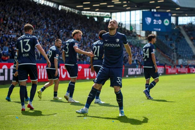 26.04.2026, GER, Fussball, Herren, 2. BL, Saison 2025 2026, Vfl Bochum vs SpVgg Greuther Fürth Philipp Hofmann (Bochum) Torjubel, jubelt nach seinem Treffer zum 0:2 Bochum vonovia Ruhrstadion Nordrhein-Westfalen Deutschland
