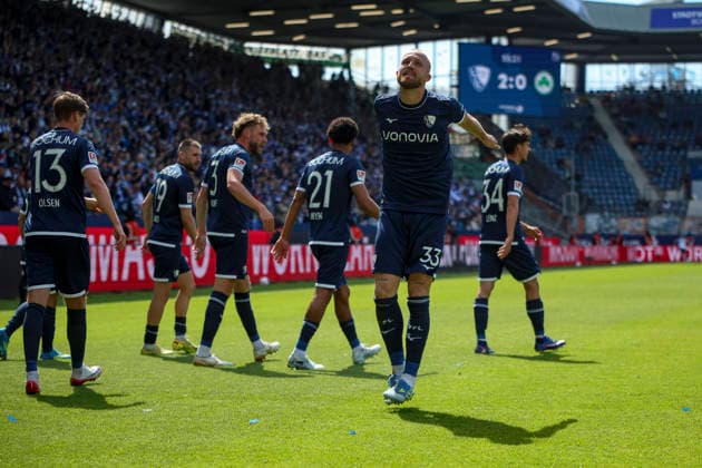26.04.2026, GER, Fussball, Herren, 2. BL, Saison 2025 2026, Vfl Bochum vs SpVgg Greuther Fürth Philipp Hofmann (Bochum) Torjubel, jubelt nach seinem Treffer zum 0:2 Bochum vonovia Ruhrstadion Nordrhein-Westfalen Deutschland