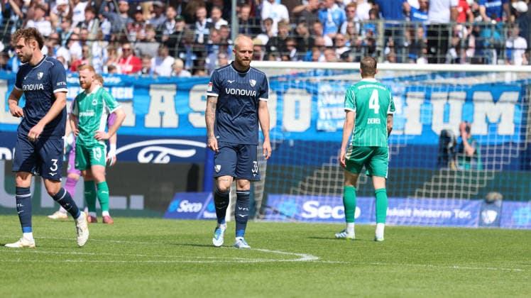 26.04.2026, xrekx, Fussball 2.Bundesliga, VfL Bochum - SpVgg Greuther Fuerth v.l. Torjubel nach dem Tor zum celebrating the goal celebrate 2:0 durch Philipp Hofmann (VfL Bochum) (DFL DFB REGULATIONS PROHIBIT ANY USE OF PHOTOGRAPHS as IMAGE SEQUENCES and or QUASI-VIDEO) Bochum