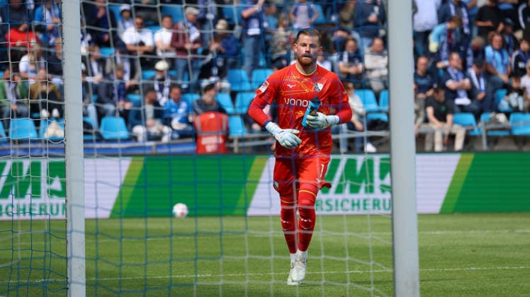 26.04.2026, xrekx, Fussball 2.Bundesliga, VfL Bochum - SpVgg Greuther Fuerth v.l. Timo Horn (VfL Bochum) (DFL DFB REGULATIONS PROHIBIT ANY USE OF PHOTOGRAPHS as IMAGE SEQUENCES and or QUASI-VIDEO) Bochum