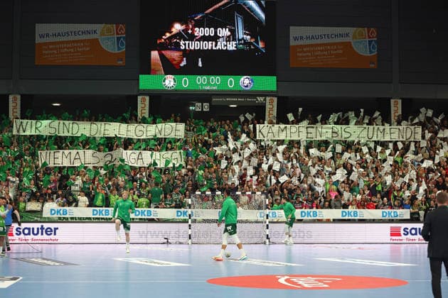 26.04.2026, xovx, Handball Daikin Handball Bundesliga, HSG Wetzlar - Bergischer HC Choreografie der Fans der HSG Wetzlar Wetzlar Buderus-Arena Hessen Deutschland (DE)
