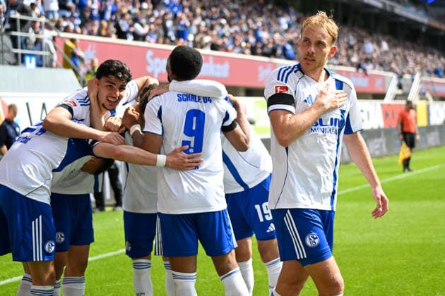Paderborn, Home Deluxe Arena, 26.04.26, GER, Herren, 2.Bundesliga, Saison 2025-2026, SC Paderborn 07 - FC Schalke 04 Bild: Dejan LJUBICIC (Schalke) jubelt nach seinem Tor zum 2:3 DFL regulations prohibit any use of photographs as image sequences and or quasi-video. NRW Deutschland