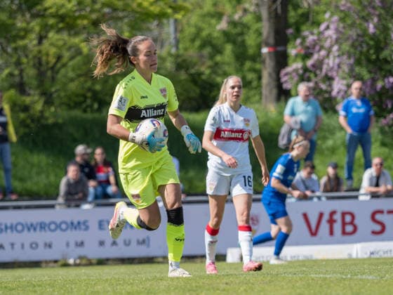Kiara Beck (VfB Stuttgart, 01) hat den Ball GER, VfB Stuttgart vs. SV Meppen, Fussball, 2. Frauen Bundesliga, 23. Spieltag, Spielzeit 2025 2026, 26.04.2026 GER, VfB Stuttgart vs. SV Meppen, Fussball, 2. Frauen Bundesliga, 23. Spieltag, Spielzeit 2025 2026, 26.04.2026 Stuttgart Copyright: xEibner-Pressefoto CarstenxSchwerx EP_CSG