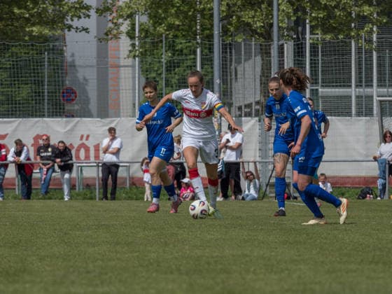 Fabienne Dongus (VfB Stuttgart, 33) am Ball GER, VfB Stuttgart vs. SV Meppen, Fussball, 2. Frauen Bundesliga, 23. Spieltag, Spielzeit 2025 2026, 26.04.2026 GER, VfB Stuttgart vs. SV Meppen, Fussball, 2. Frauen Bundesliga, 23. Spieltag, Spielzeit 2025 2026, 26.04.2026 Stuttgart Copyright: xEibner-Pressefoto CarstenxSchwerx EP_CSG