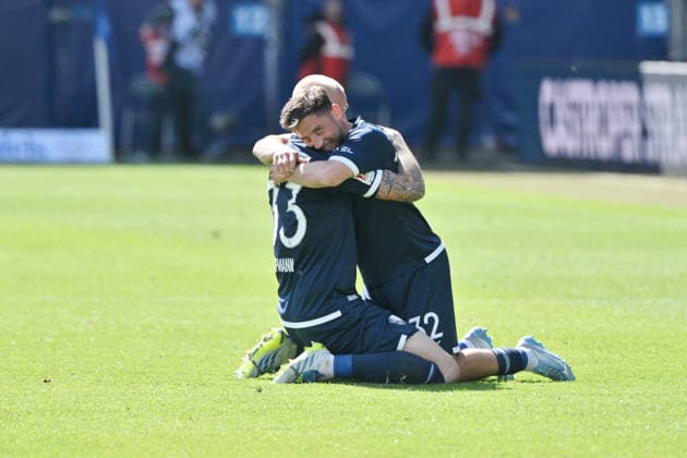 Jubel Maximilian Wittek (VfL Bochum), Philipp Hofmann (VfL Bochum), v.re., nach dem Abpfiff 26.04.2026, Fussball 2. Bundesliga, Saison 2025 2026, 31. Spieltag, VfL Bochum - SpVgg Greuther Fürth DFL regulations prohibit any use of photographs as image sequences and or quasi-video Bochum Vonovia Ruhrstadion Nordrhein Westfalen Deutschland