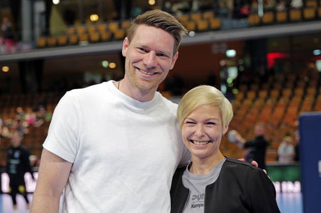 26.04.2026, xovx, Handball Daikin Handball Bundesliga, HSG Wetzlar - Bergischer HC v.l. Tobias Reichmann, Anett Sattler als Dyn-Moderatoren Wetzlar Buderus-Arena Hessen Deutschland (DE)